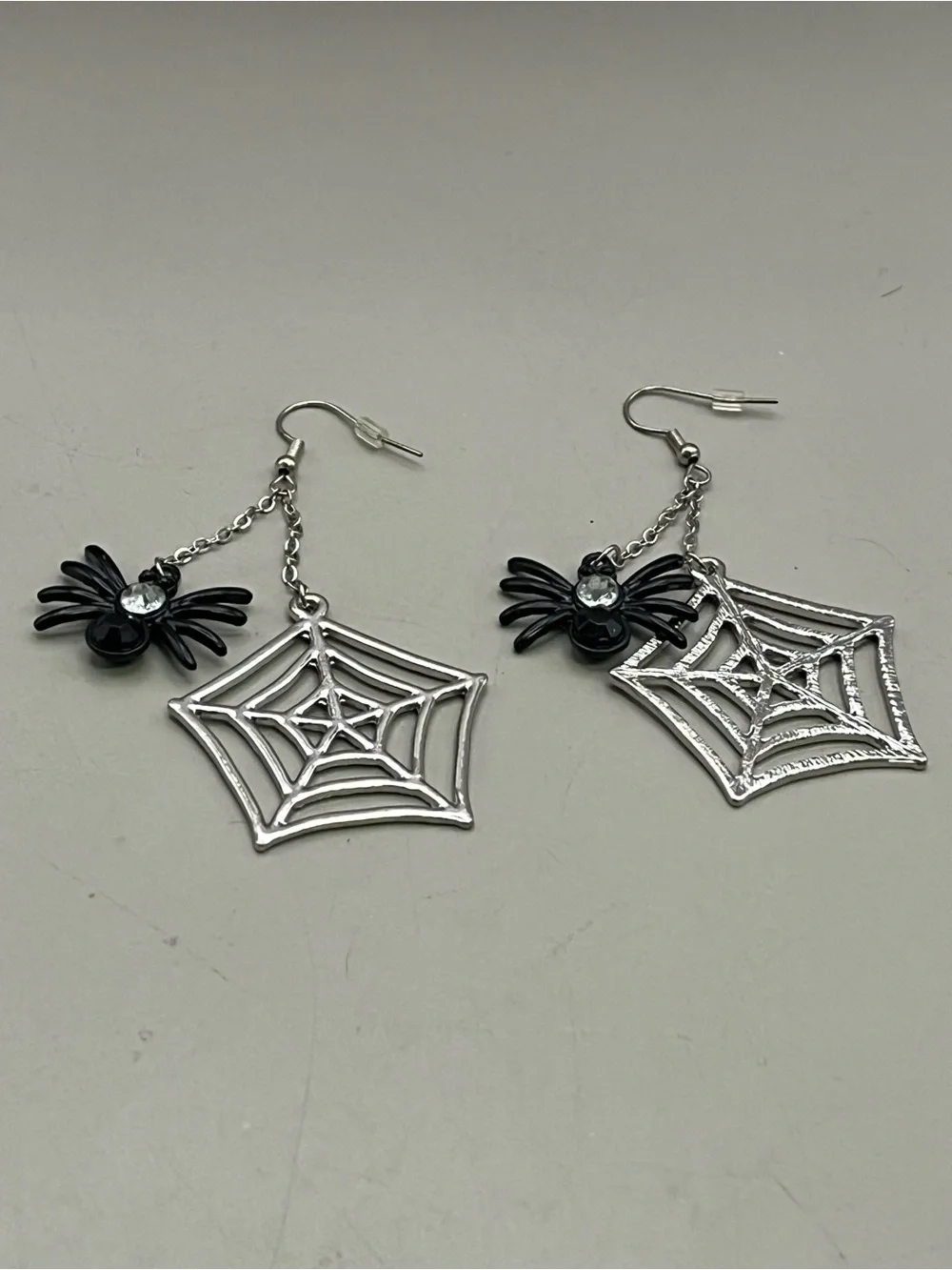 Silver Tone Spider Web Halloween Dangle Earrings Black Crystal Spider Spooky